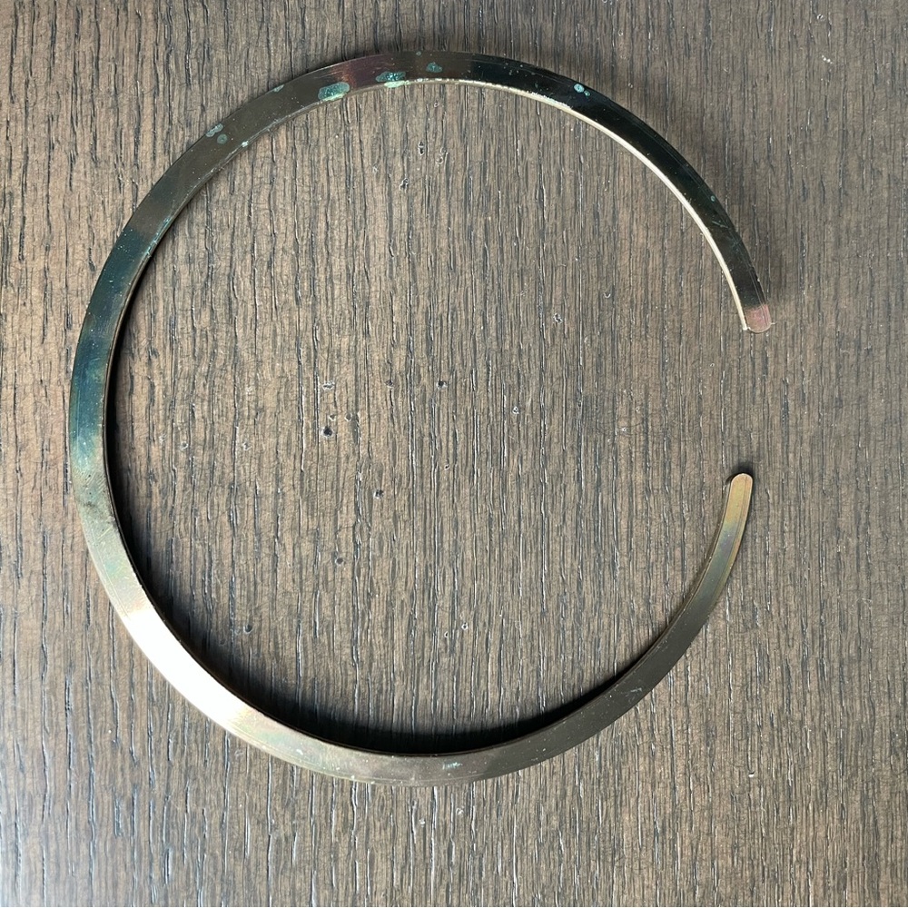 Sleek Metal Open Choker Necklace
